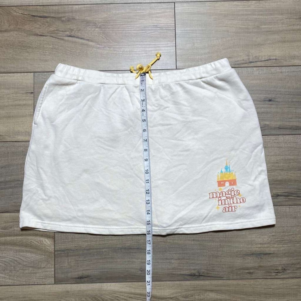Disney Womens Magic in the Air Castle Graphic Skort Size XL Cream - Picture 6 of 15